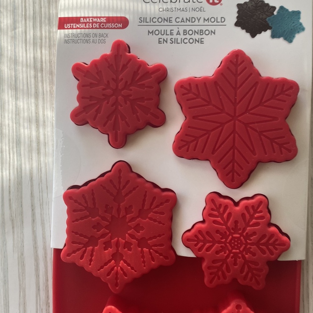 3/$10 Snowflakes Silicone Candy Mold - Picture 4 of 4